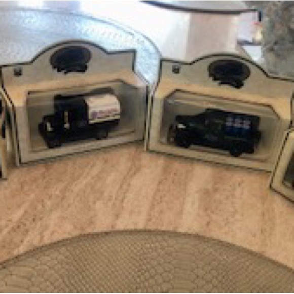 NWT Vintage 8 CHEVRON DIE CAST TRUCKS MADE IN ENGLAND BY LLEDO Models - Picture 2 of 11